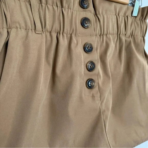 Love Tree Womens High Waisted Camel Button Detail w/ Pockets Shorts Size Medium - Picture 3 of 9
